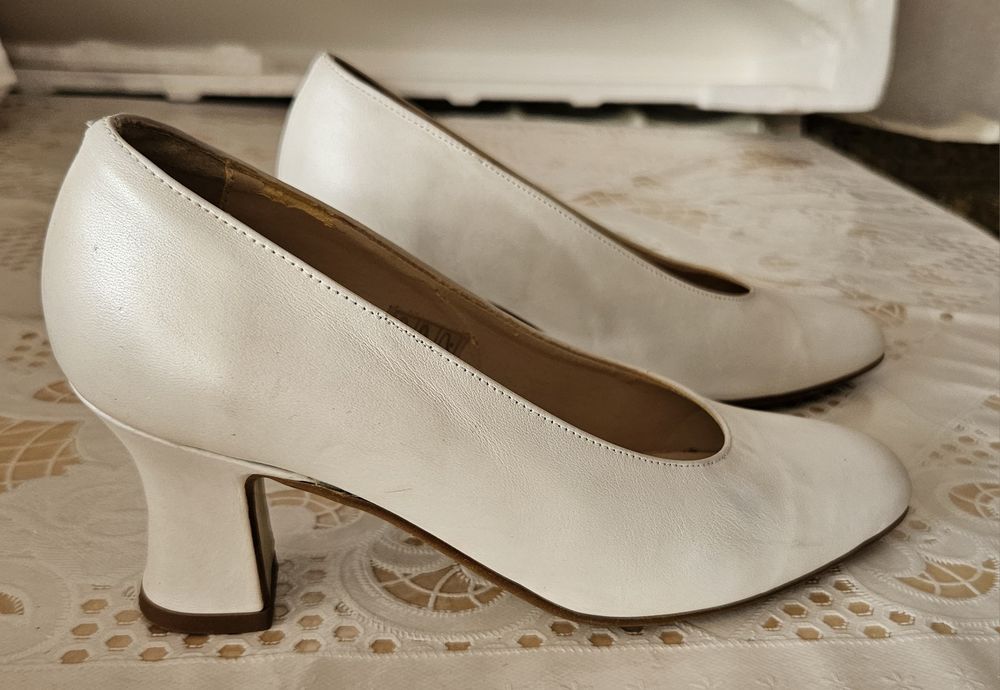 Продам кожаные туфли женские
