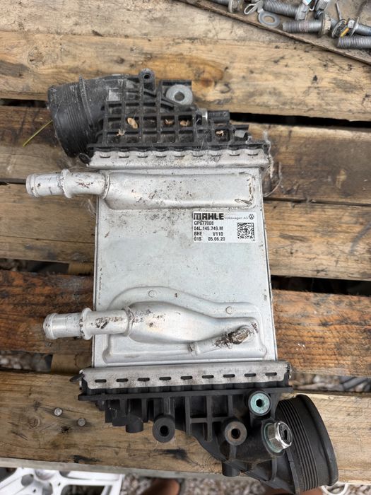 Оригинален воден интеркулер Mahle 04L145749M за VW Golf 7 Passat B8 Audi A3 Skoda 2.0 1.6 TDI