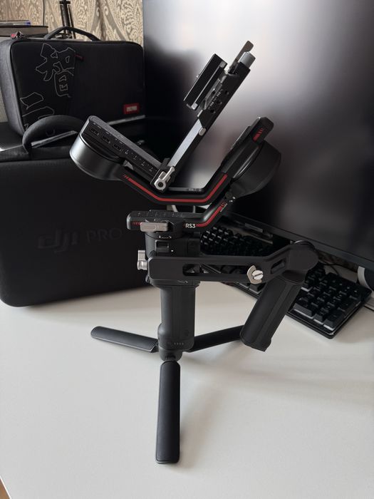 Электронный стабилизатор DJI RS 3 Combo