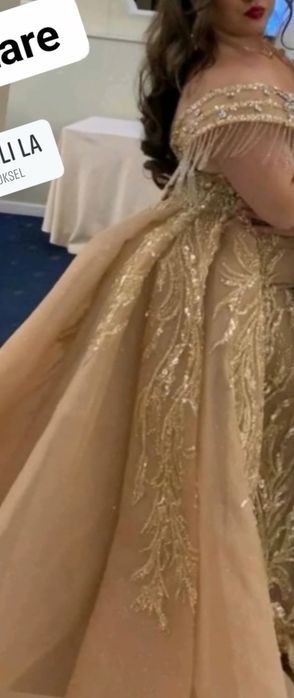 Rochie foarte bună purtată doar o dată și lăsăm negociabilă