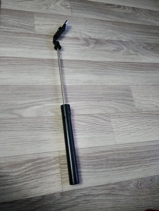 Продам кранштейн для селфи разборный