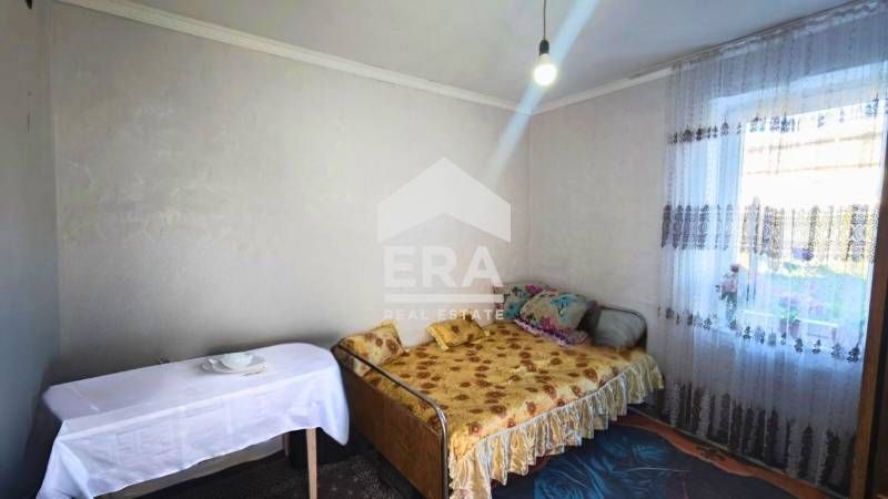 ЕКСКЛУЗИВНО! ЕРА ИмотиТе предлага за продажба Къща с дворно място, с.