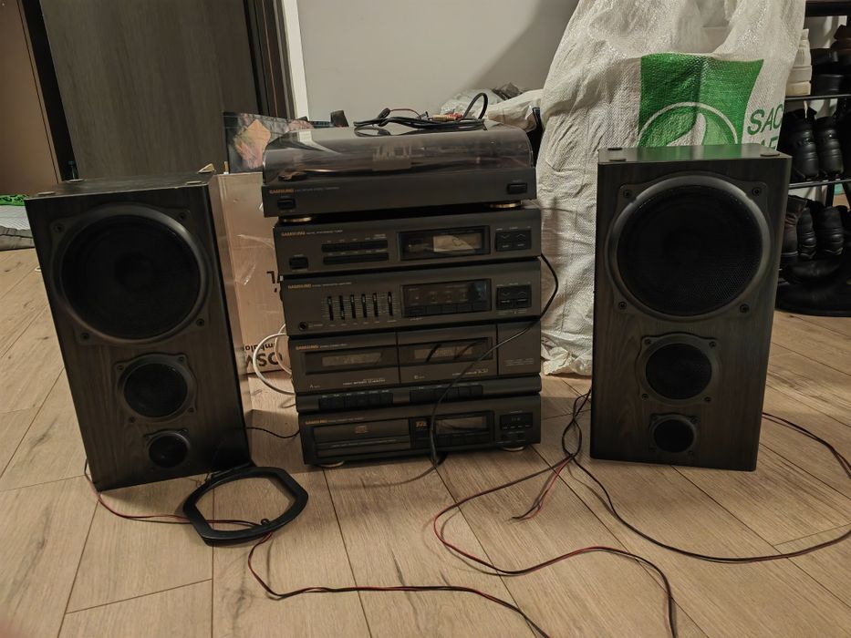 Vând combină muzicală Samsung