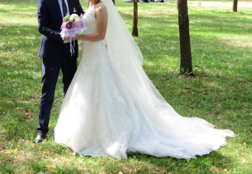 Платье со шлейфом