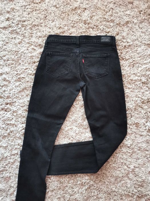 Дамски дънки Levis в отлично състояние