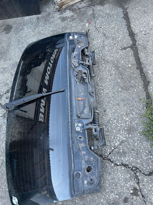 Задно стъкло БМВ Е91 с чистачка и копче BMW E91 zadno stuklo