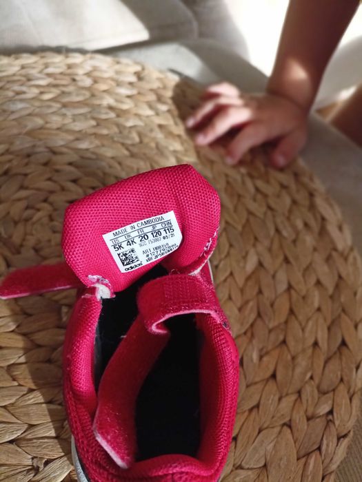 Маратонки Adidas 20 номер
