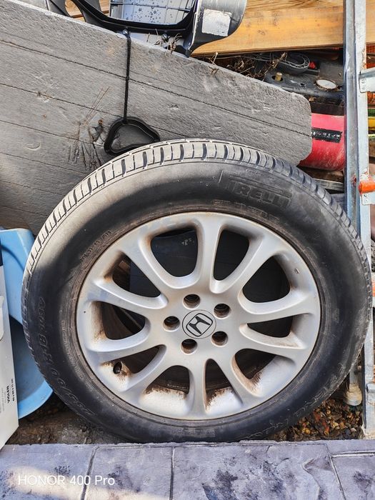 Vând cauciucuri 235 60 18 folosite 100 lei buc.