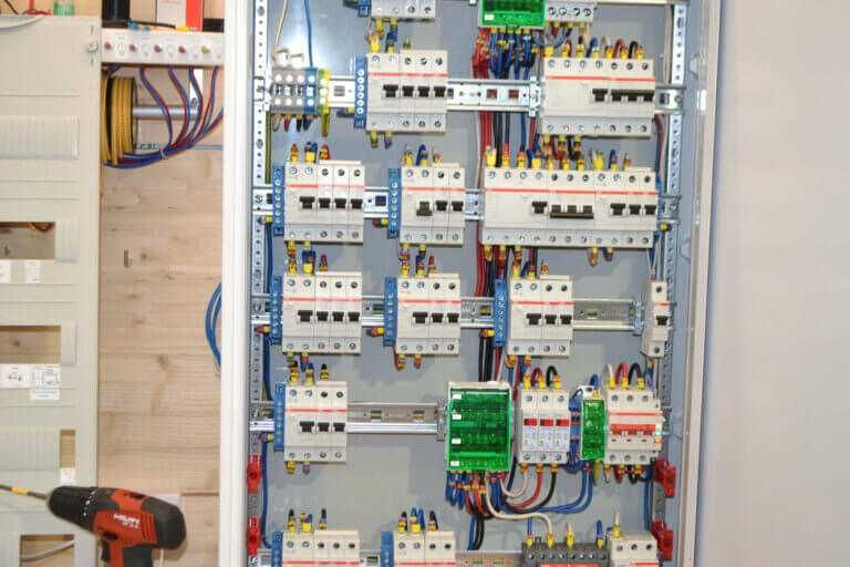 ЭЛЕКТРИК на выезд 24/7