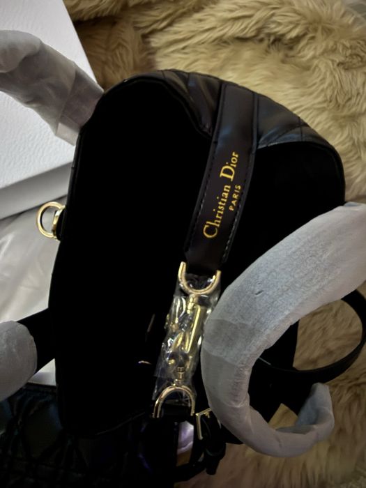 Две различни Dior чанти