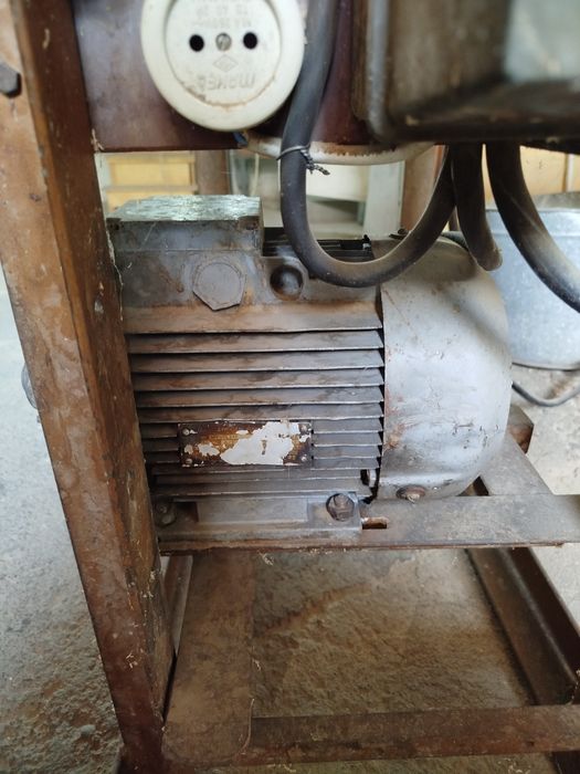 Циркулярная пила. 380В.