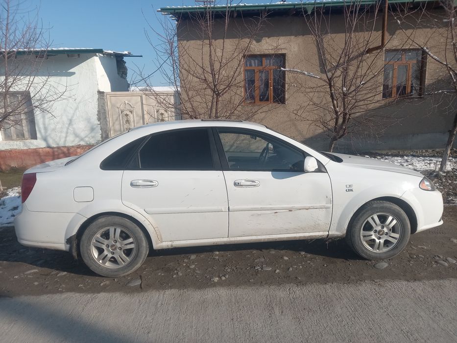 Lasseti 1.8 jentra qilingan kelishadigan joyi bor