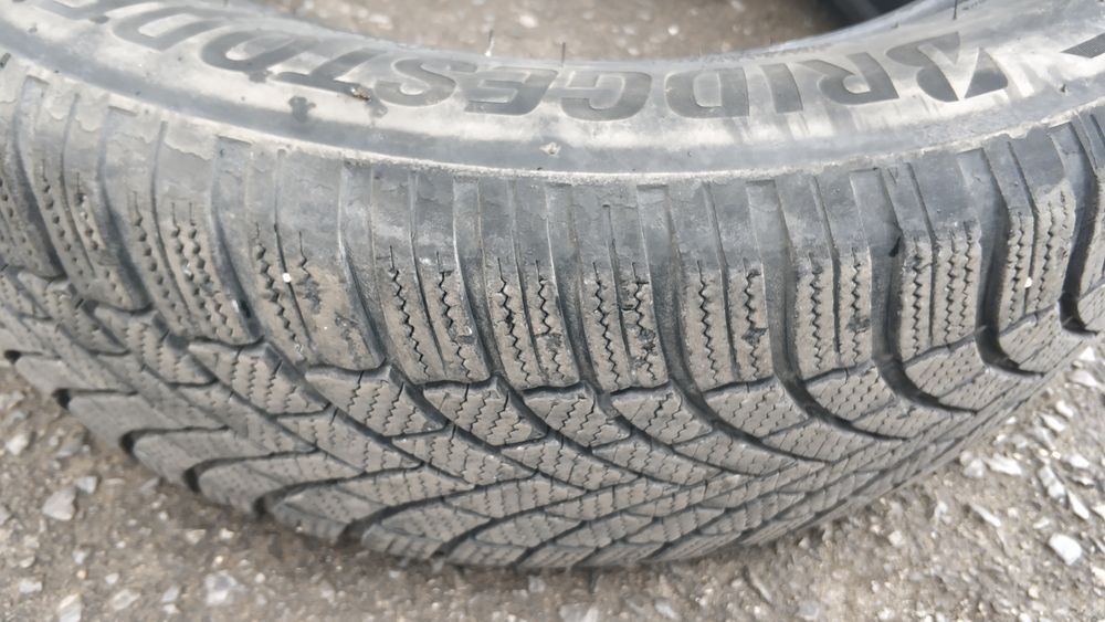 Гуми Bridgestone blizzak 215 60 17