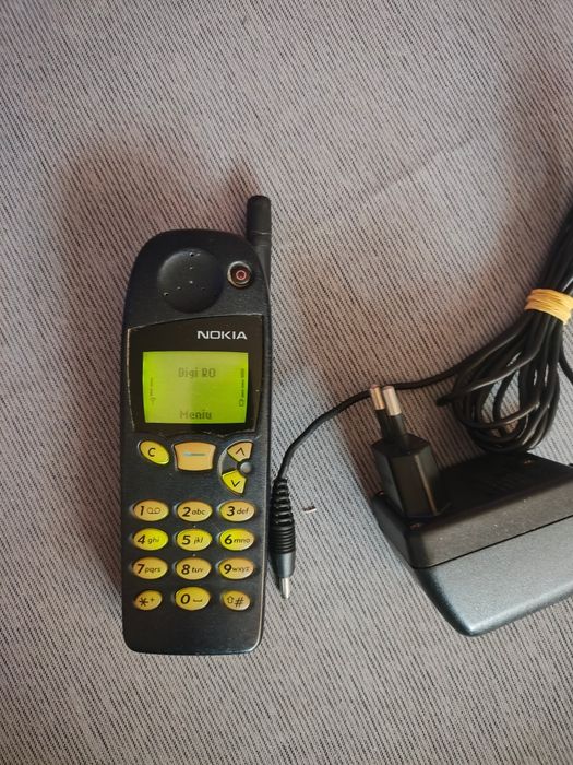 Nokia 5110  + incarcator ( decodat, baterie Noua,lb.romana)