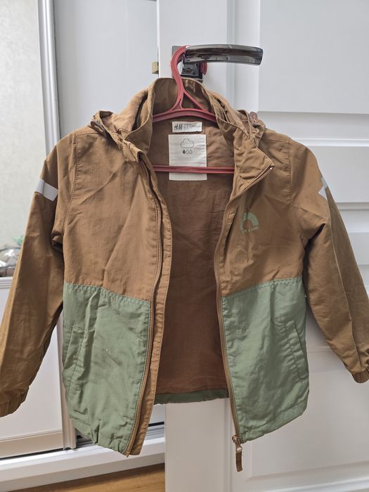 Продам ветровку для мальчиков