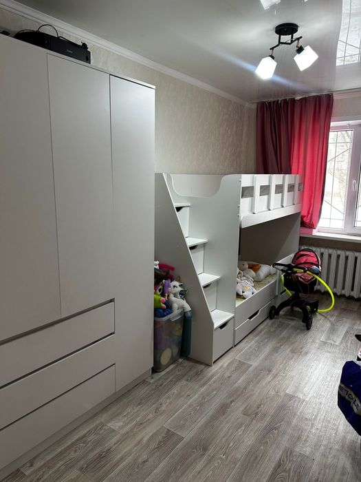 Кровать двухъярусная