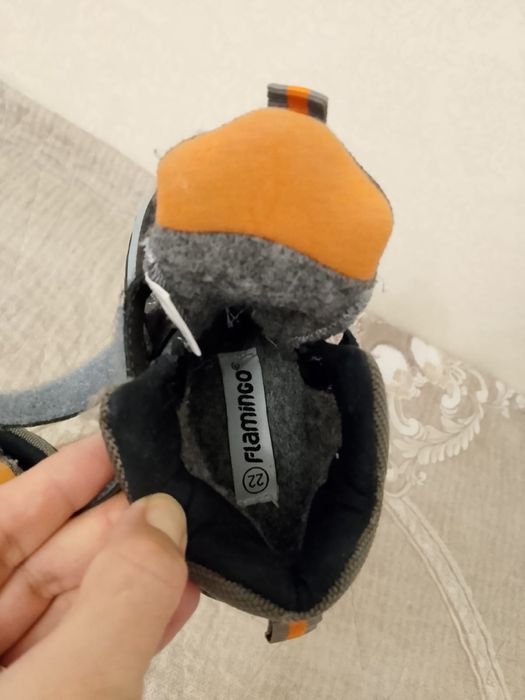 Продам демисезонные ботинки