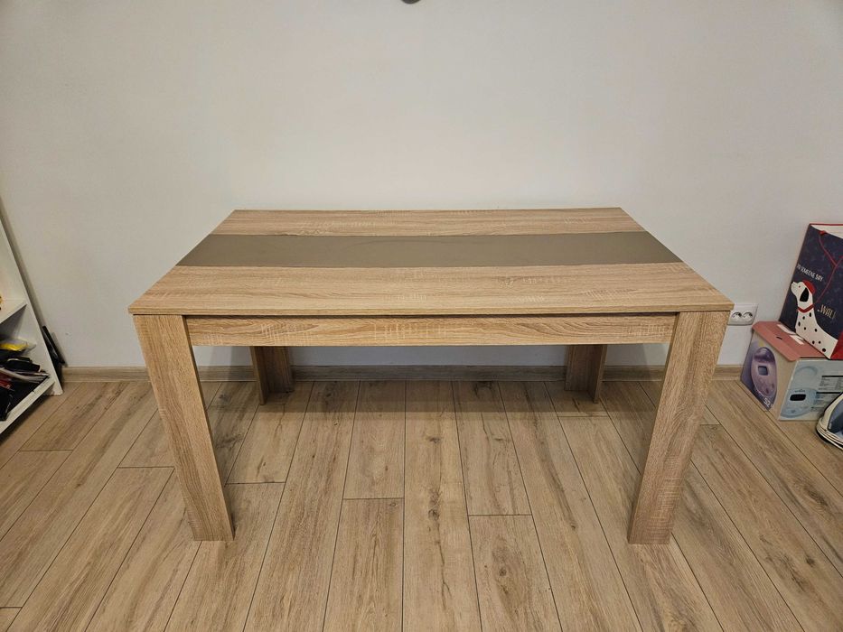 Masa de luving cu scaune