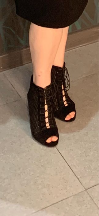 Продаю женскую обувь