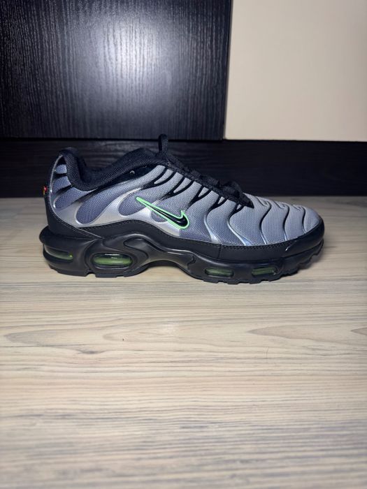 ЧИСТО НОВИ! Nike Air Max TN Black Silver Green Strike