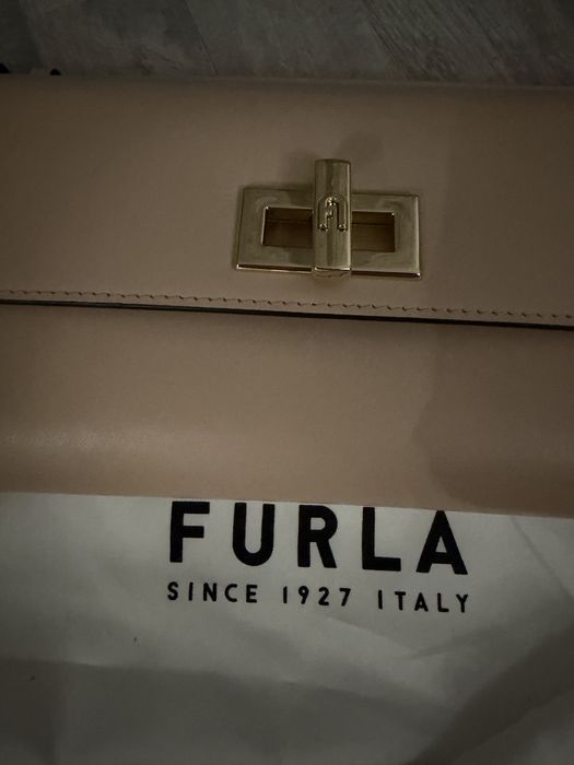 Дамска чанта Furla естествена кожа в  няколко цвята