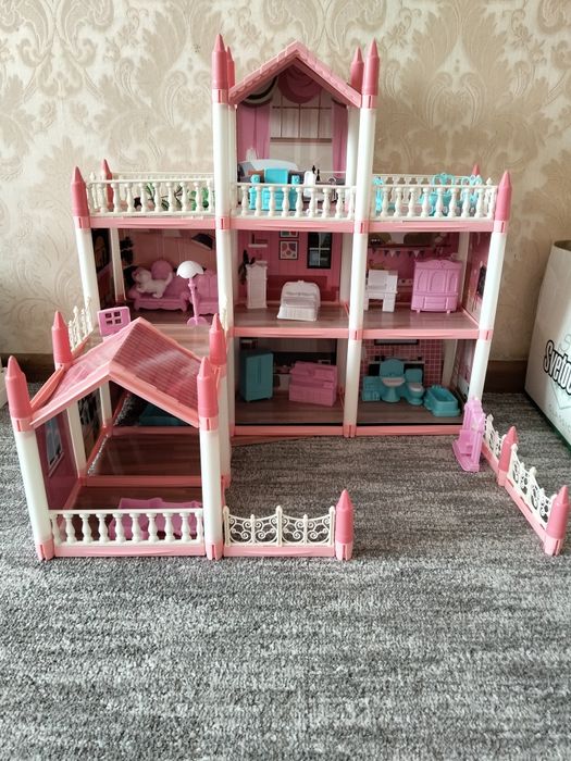 Кукольный дом б/у