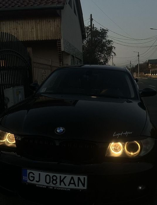 Vând auto BMW negru