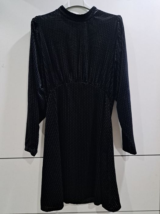 ZARA рокля кадифе р-р 36/38