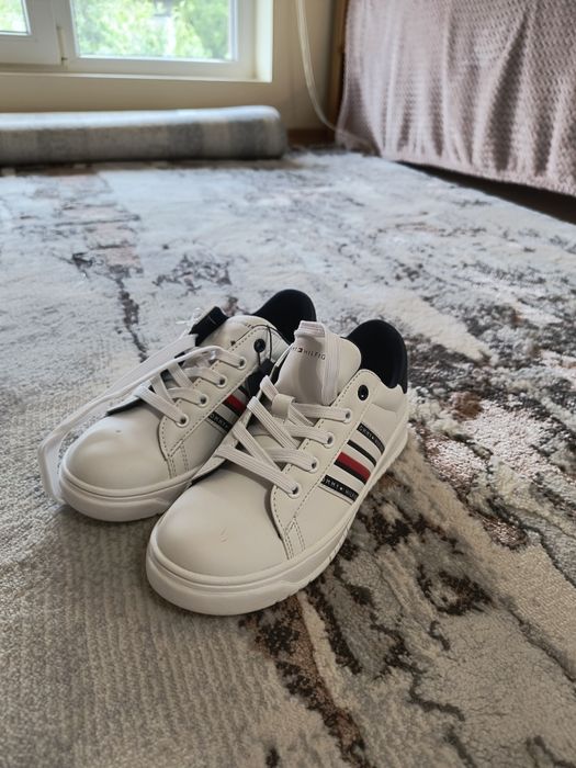 Бели кецки Tommy Hilfiger