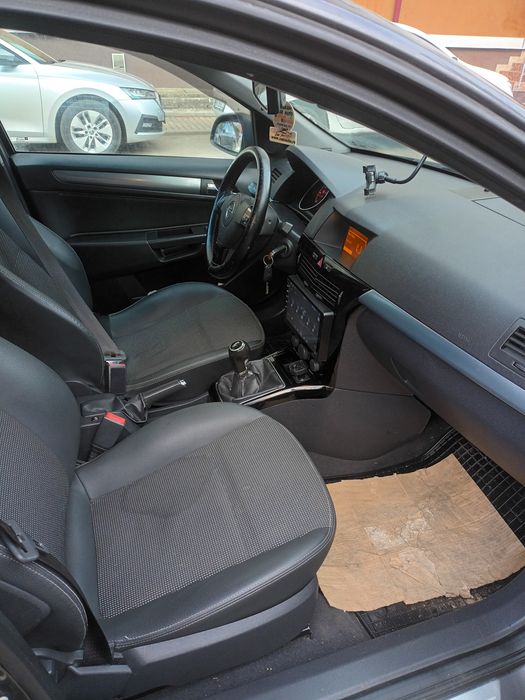 OPEL ASTRA H  1.7 2010