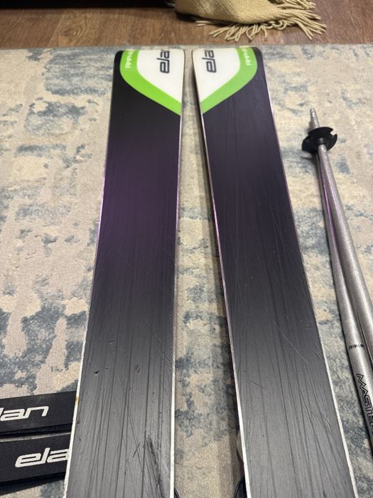 Продам комплект. Лыжи и ботинки.