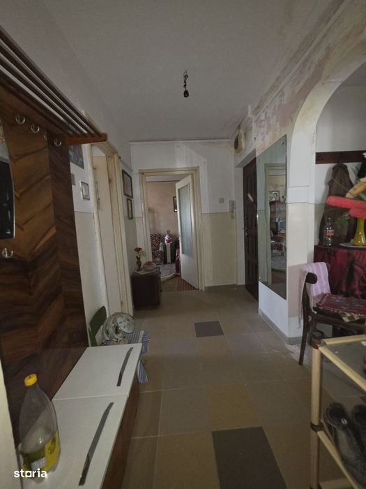 Apartament cu 3 camere decomandate