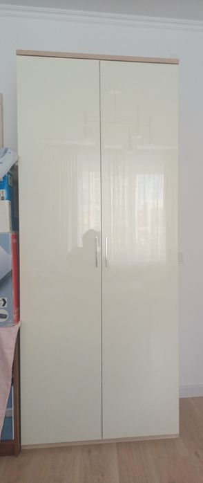 Продам шкаф платяной