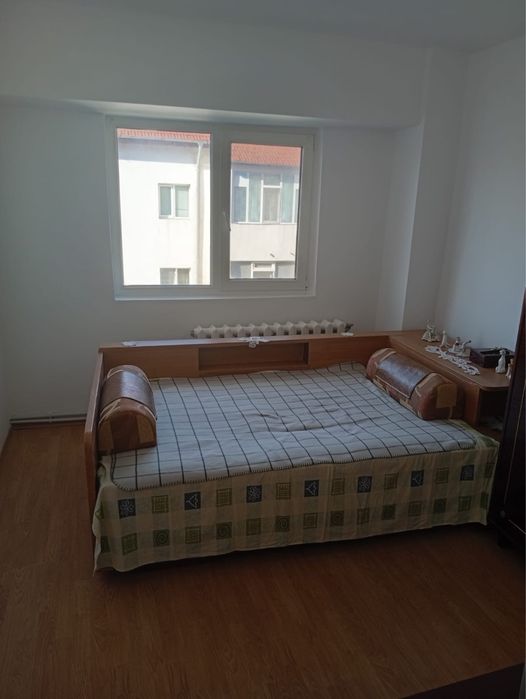 Vand apartament 4 camere