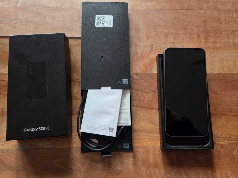 Samsung Galaxy S23 FE 128GB/8GB Гаранция до 03.26 Оригинална Опаковка