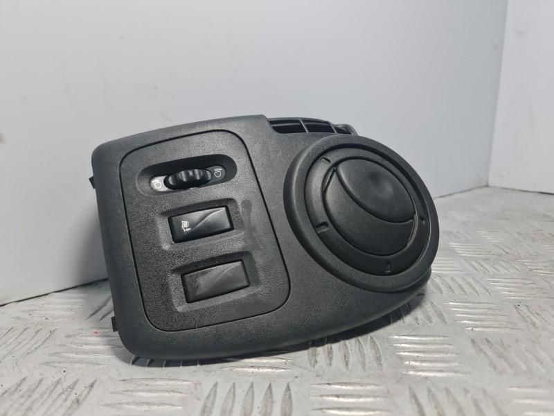 Bloc lumini cu grila aer bord Opel Movano