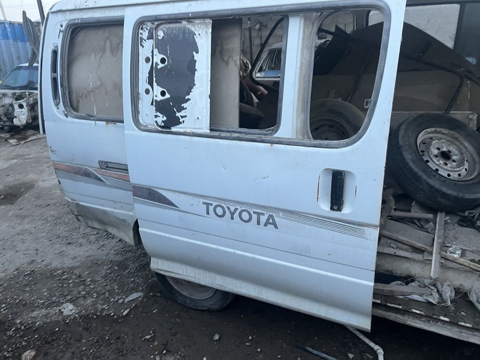 Toyota Hits запчасть в наличии есть