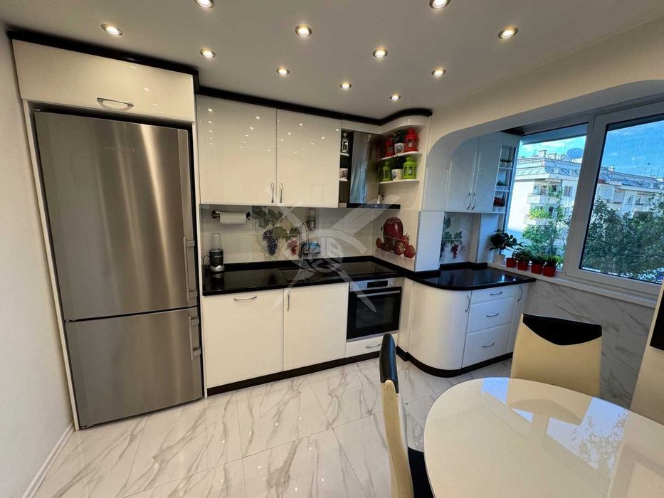 Дава се под наем Тристаен апартамент в София, Младост 1 - 78 кв.м за 1000 € - Снимка #1