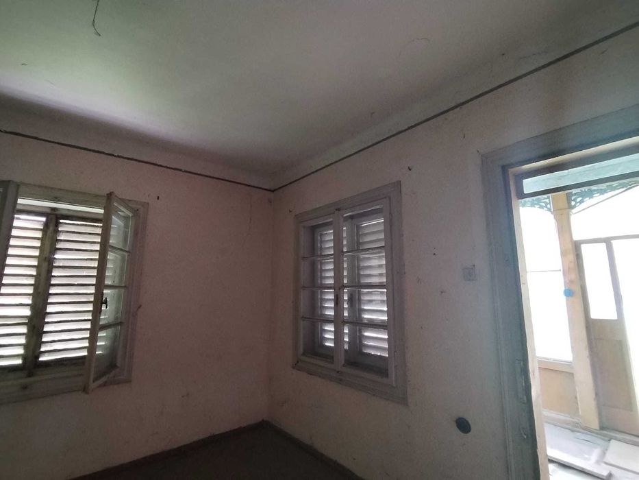 Teren 1100 mp cu casa de vanzare in Posada (Comarnic, jud. Prahova)