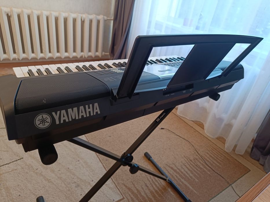 Продам сентизатор ямаха