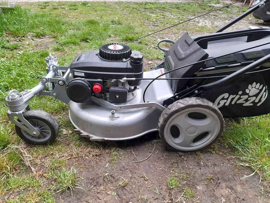 Бензинова самоходна косачка