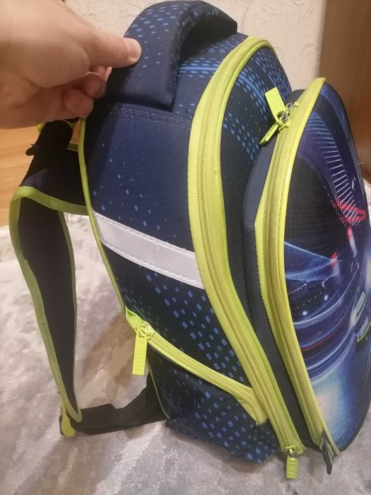 Продам школьный рюкзак