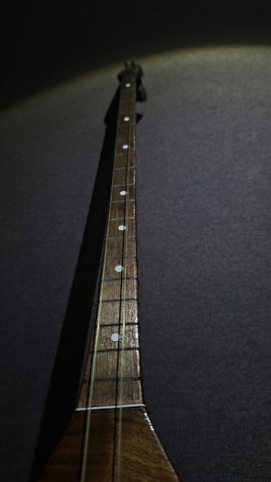 Домбыра сатылады