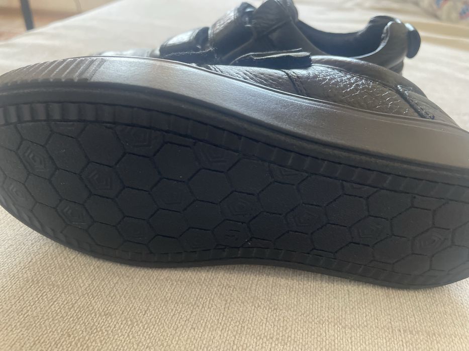 Продаю туфли для мальчика