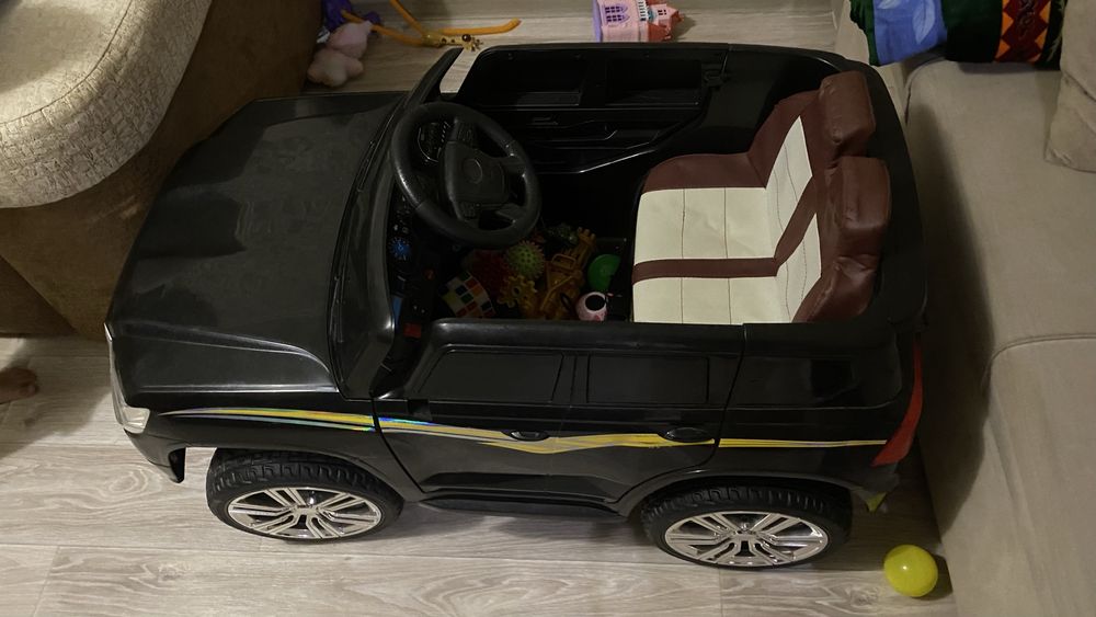 Детский электромобиль