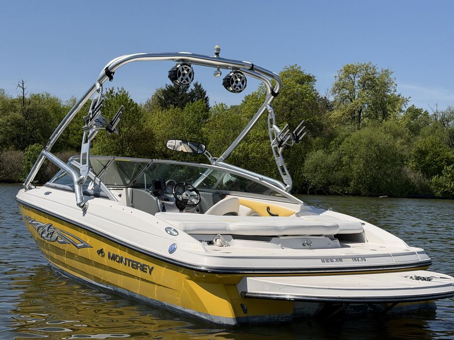 Ambarcatiune Barca Salupa premium MONTEREY 194 FS Mercruiser 4.3LXI 220PS Tower/ Boxe/ Hummingbird