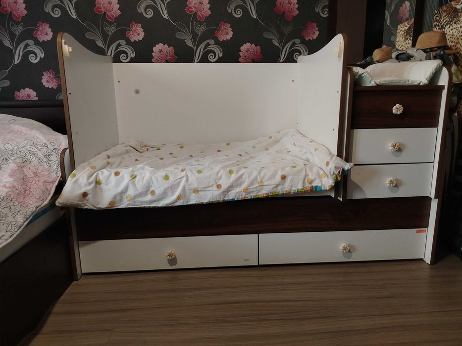 Кошара на Lorelli + столче за хранене на Cangaroo