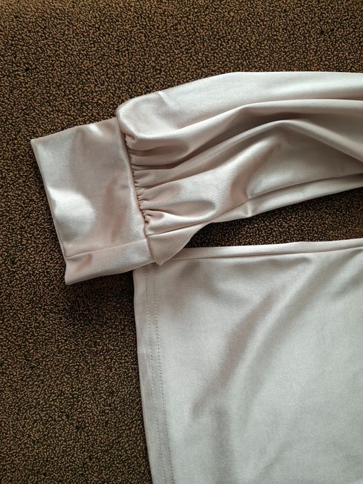 Красива сатенена блузка Л размер