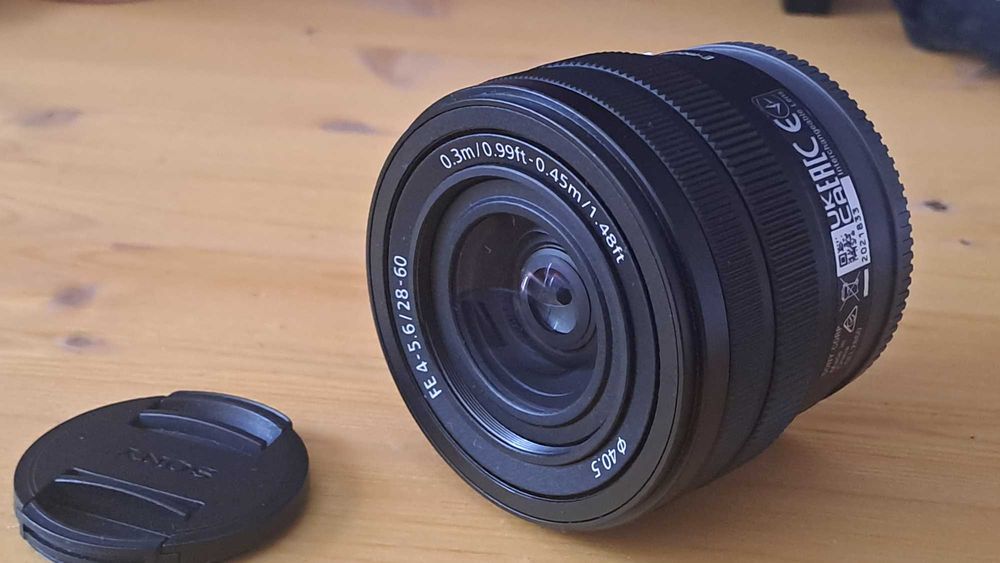 Продавам обектив Sony FE 28-60