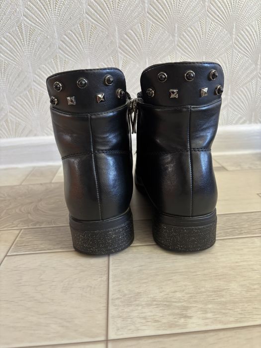 Продам сапожки осень-весна